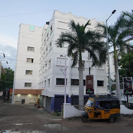 טירונלוולי Hotel Palmyra Grand Inn מראה חיצוני תמונה