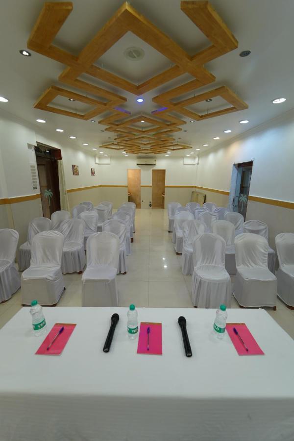 טירונלוולי Hotel Palmyra Grand Inn מראה חיצוני תמונה