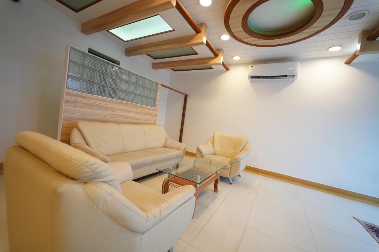 טירונלוולי Hotel Palmyra Grand Inn מראה חיצוני תמונה