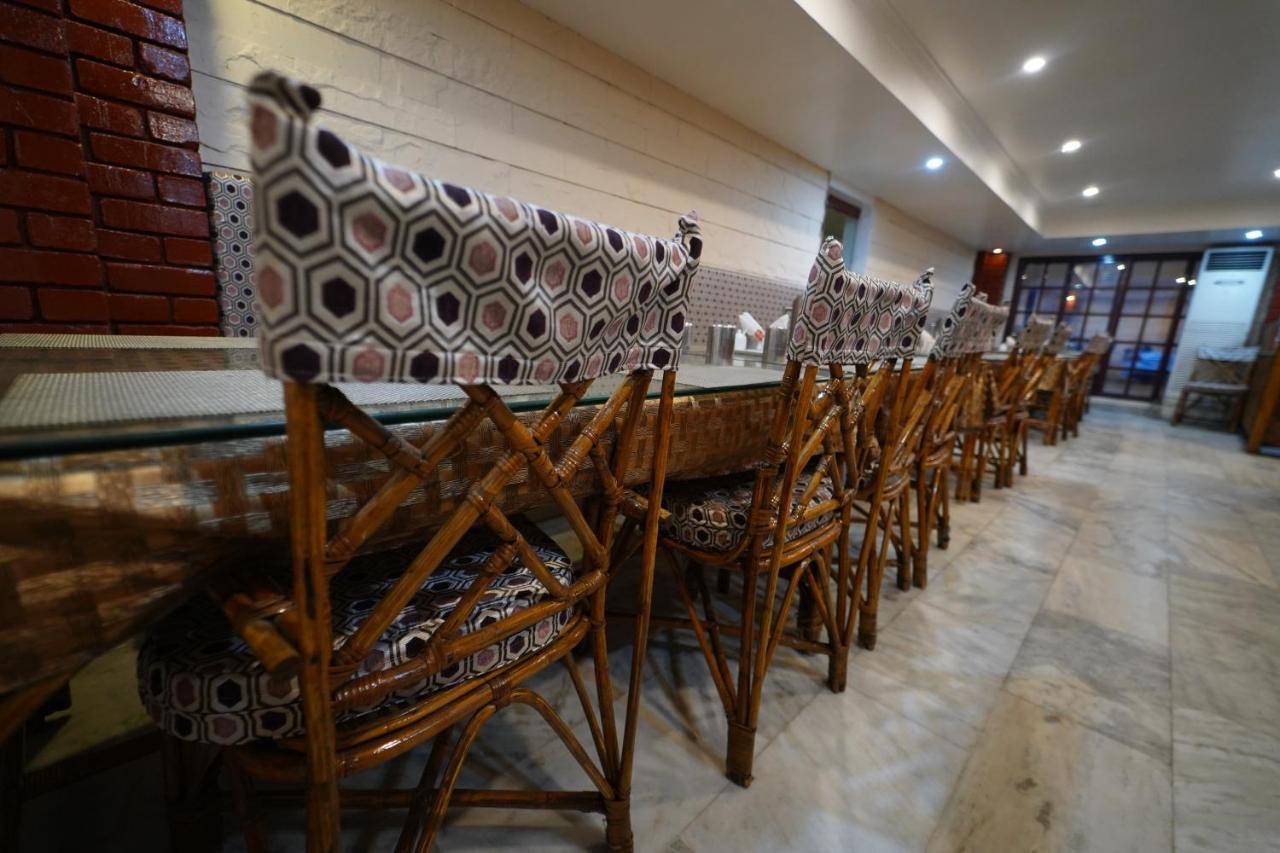 טירונלוולי Hotel Palmyra Grand Inn מראה חיצוני תמונה