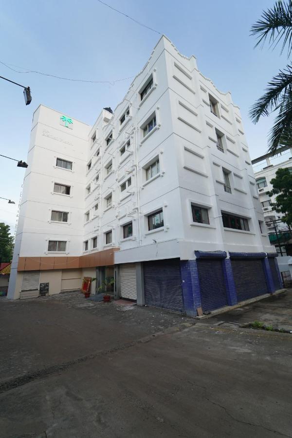 טירונלוולי Hotel Palmyra Grand Inn מראה חיצוני תמונה