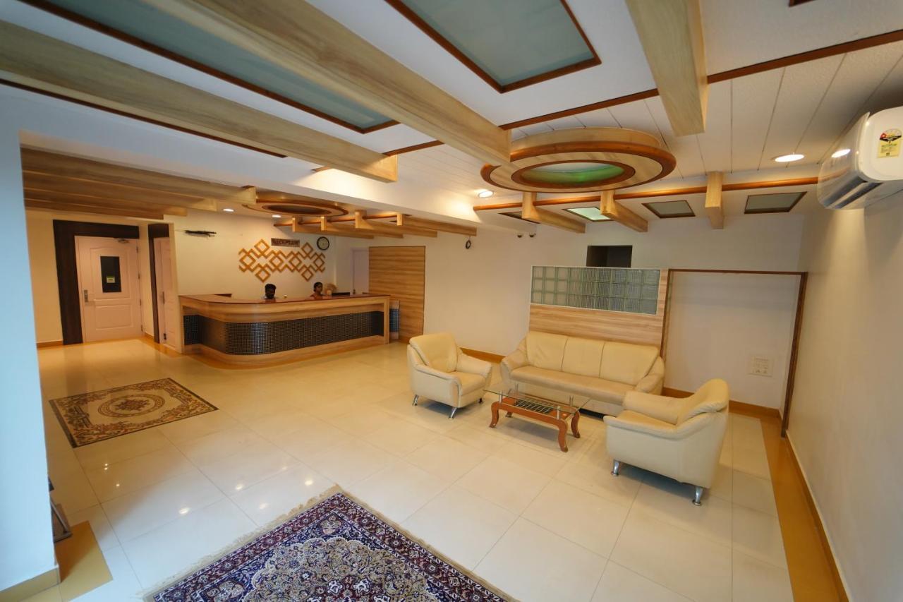 טירונלוולי Hotel Palmyra Grand Inn מראה חיצוני תמונה