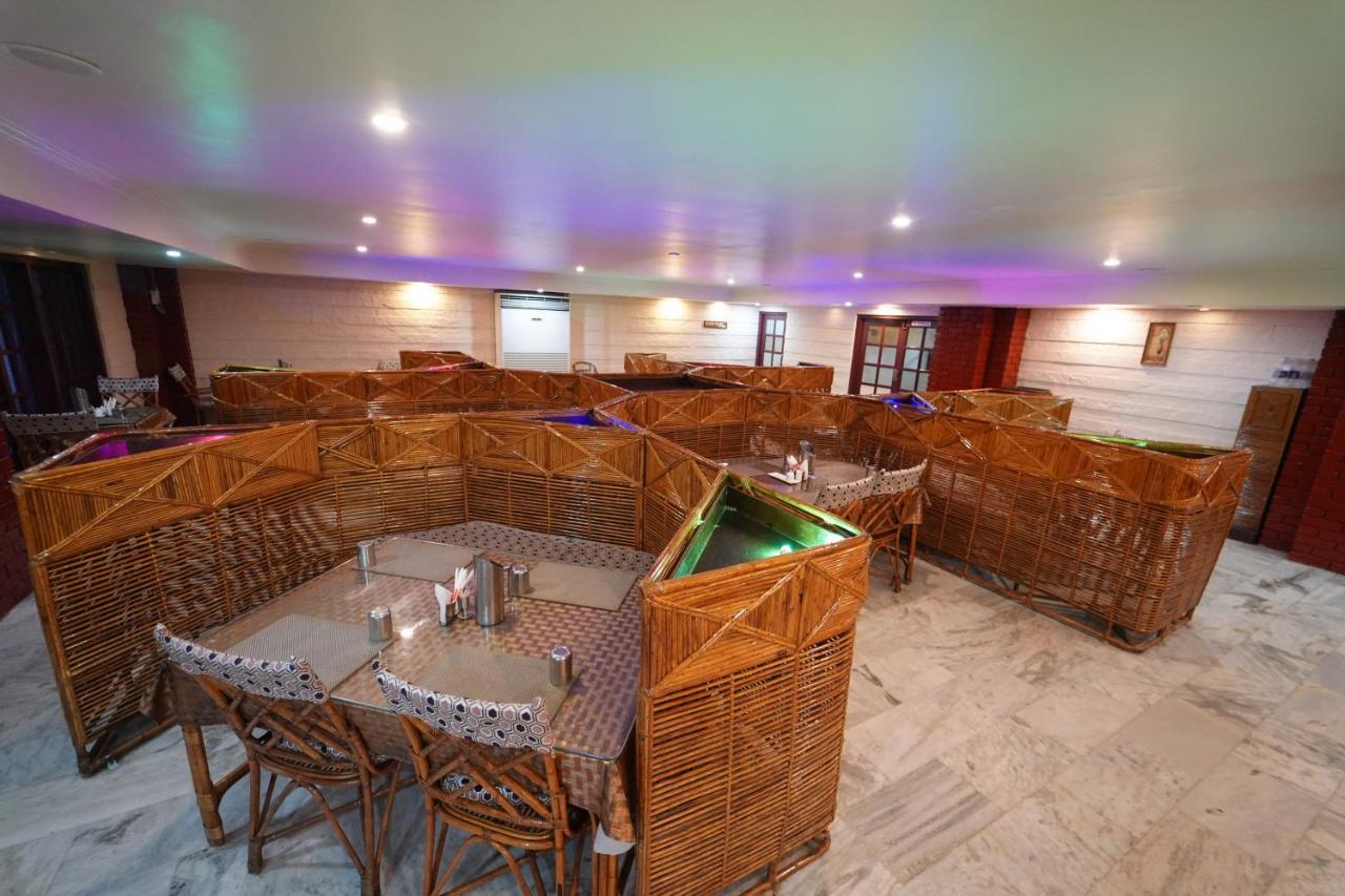 טירונלוולי Hotel Palmyra Grand Inn מראה חיצוני תמונה