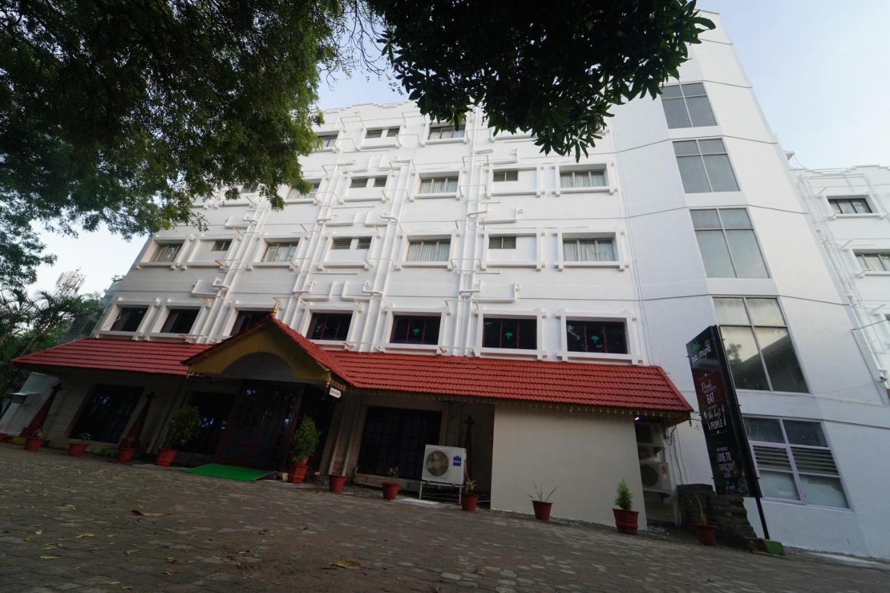 טירונלוולי Hotel Palmyra Grand Inn מראה חיצוני תמונה